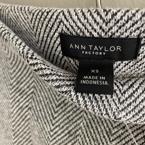 Ann Taylor skirt - Picture 3 of 3